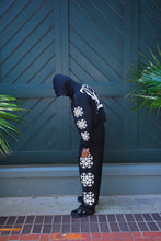 Load image into Gallery viewer, Fleur-de-Billions
